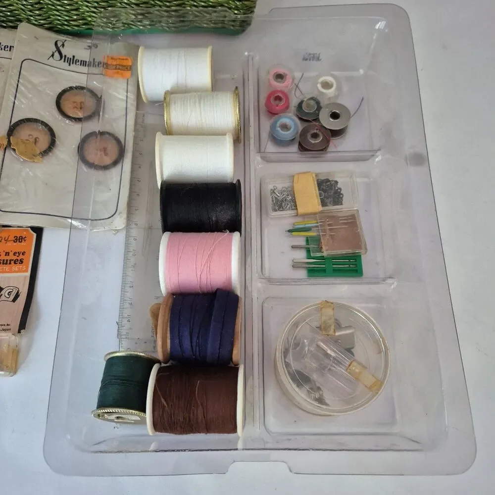 JCPenney VTG Green White Wicker Divider Sewing Box Caddy w/ Handle Accessories